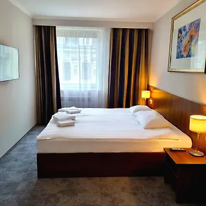 hit-hotel.warsawhotelspoland.com/